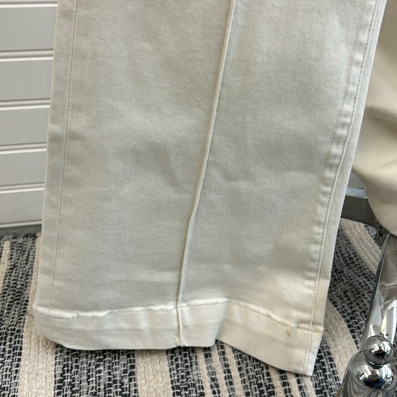 KUT from the Kloth Ana Flare Jeans - Picture 5 of 7